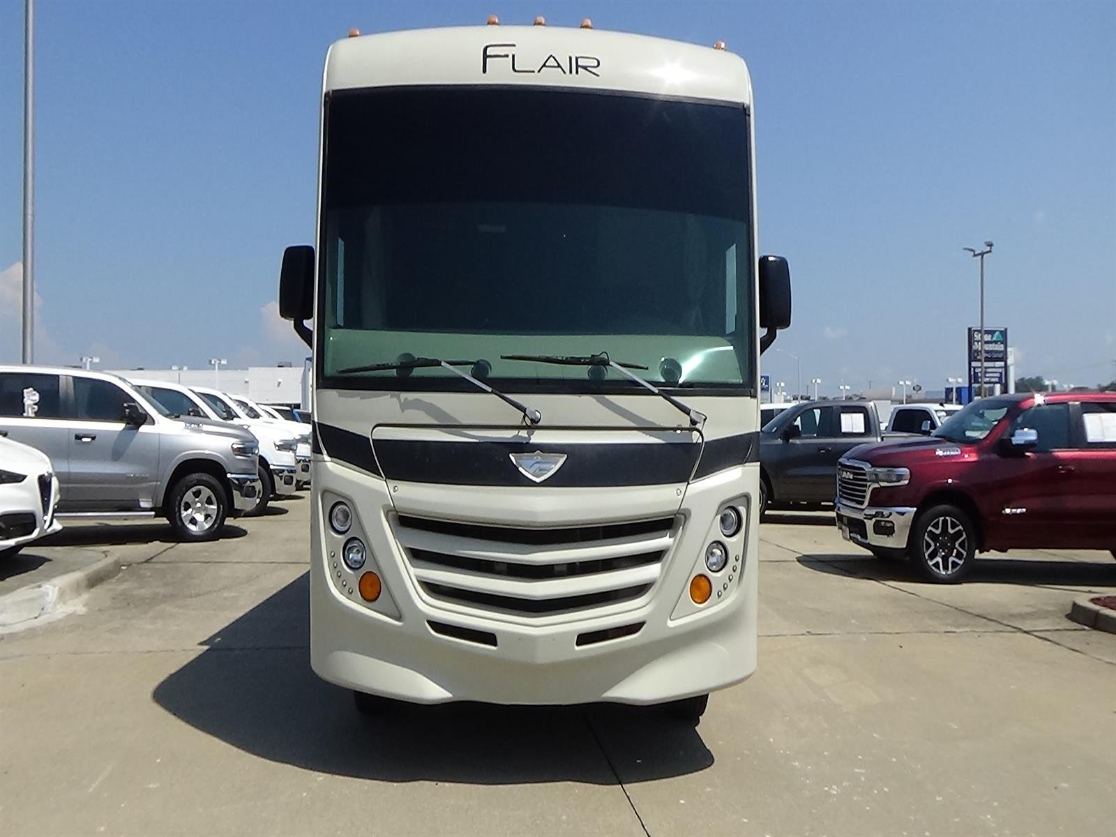 Used 2016 Tan Ford Fleetwood Flair image 4