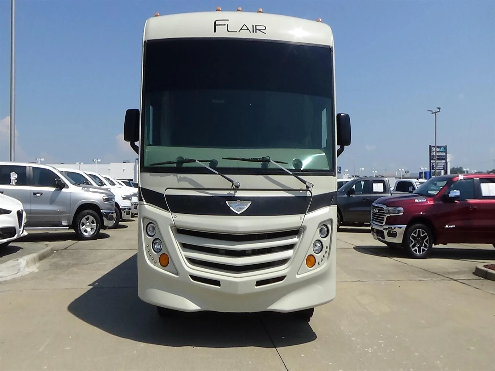 Used 2016 Tan Ford Fleetwood Flair image 4