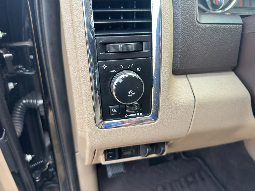 Used 2012 Black Clearcoat Ram Laramie image 27