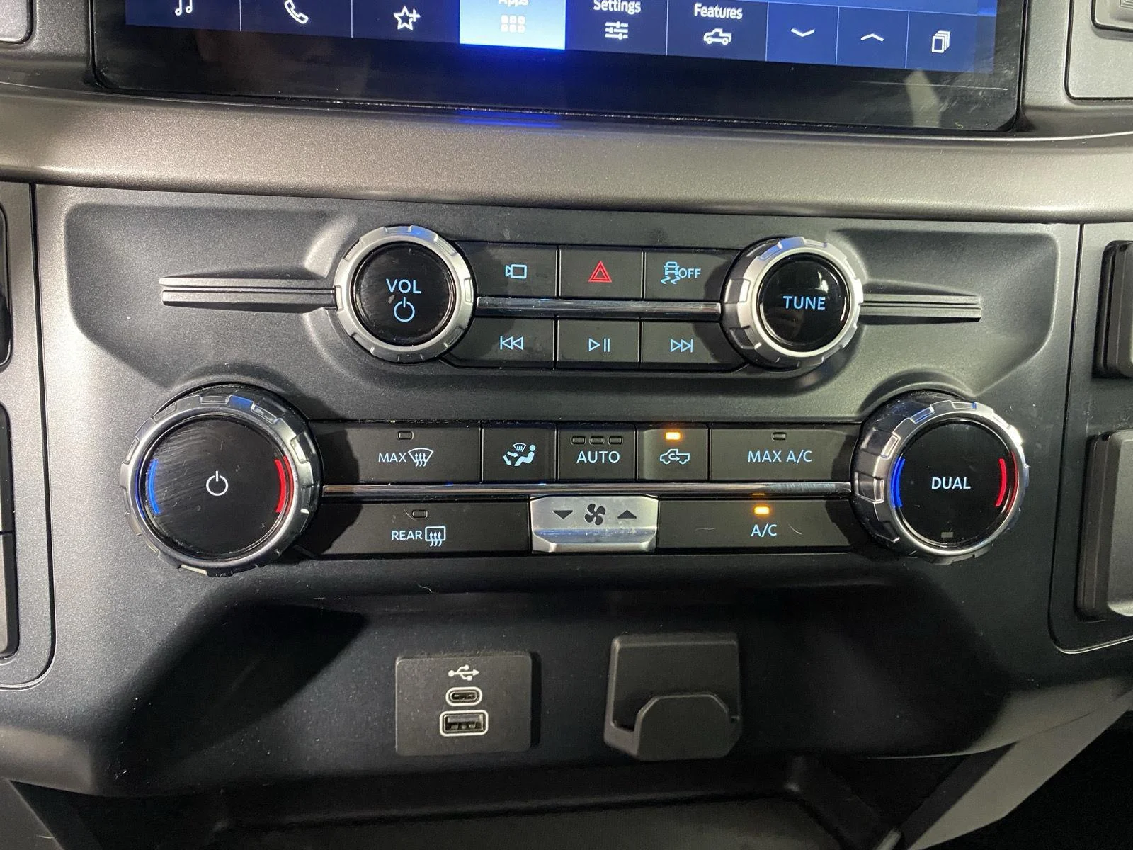 Used 2025 Agate Black Ford XLT image 18