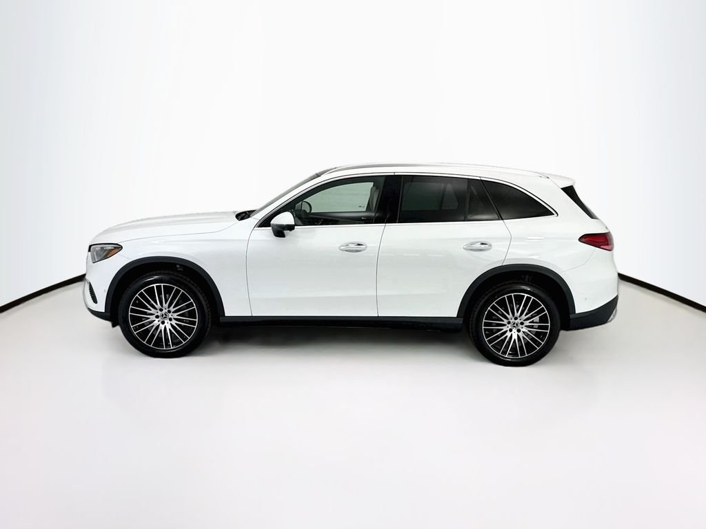 New 2027 Moonlight White Metallic Mercedes-Benz GLC 300 image 8