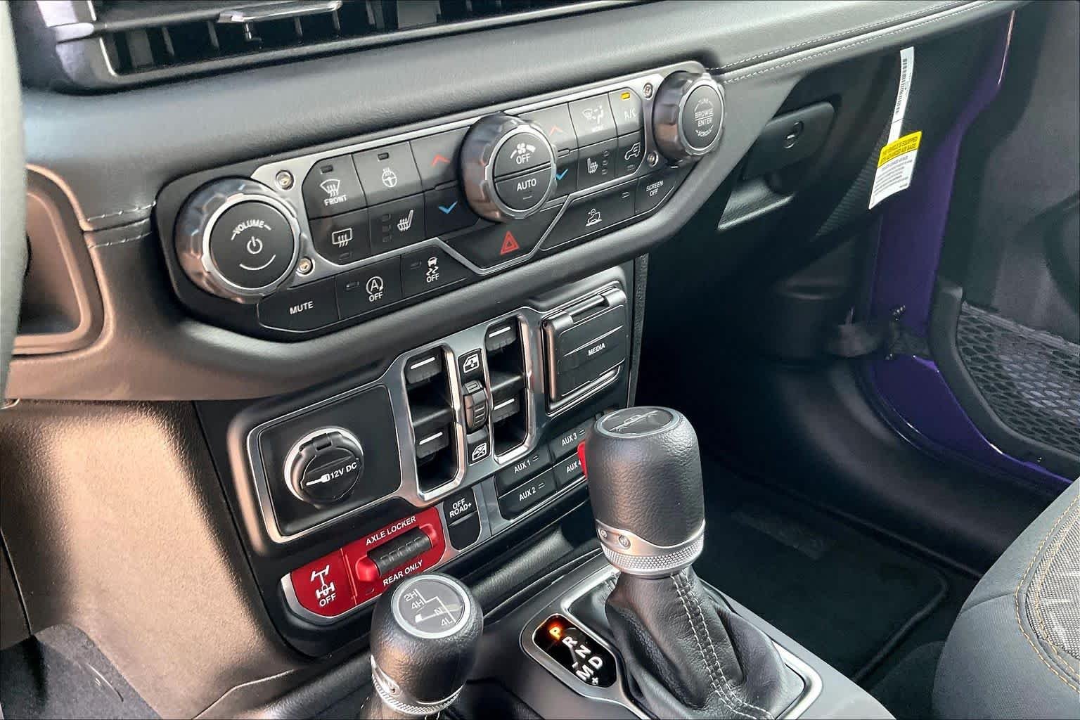 New 2026 Reign Exterior Paint Jeep Mojave image 18