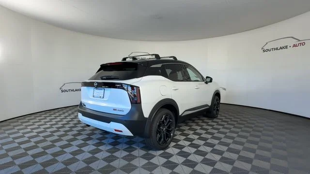 New 2026 Aspen White TriCoat / Super Black Two-tone Nissan SR image 8