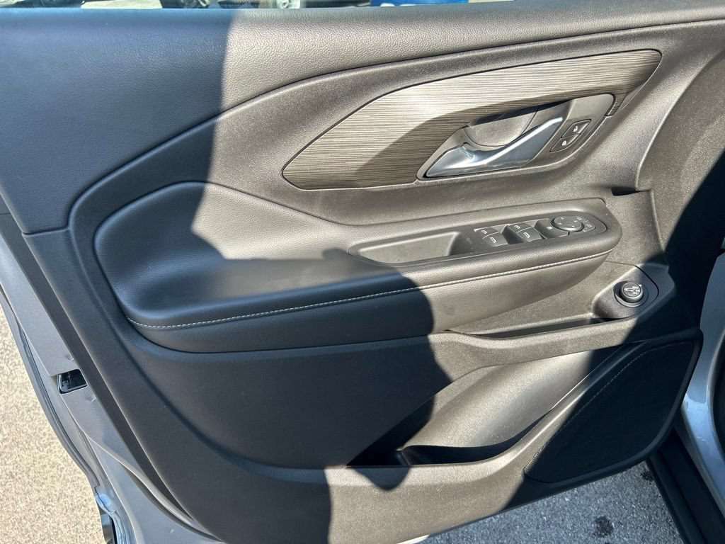 Used 2023 STERLING METALLIC GMC SLE image 9