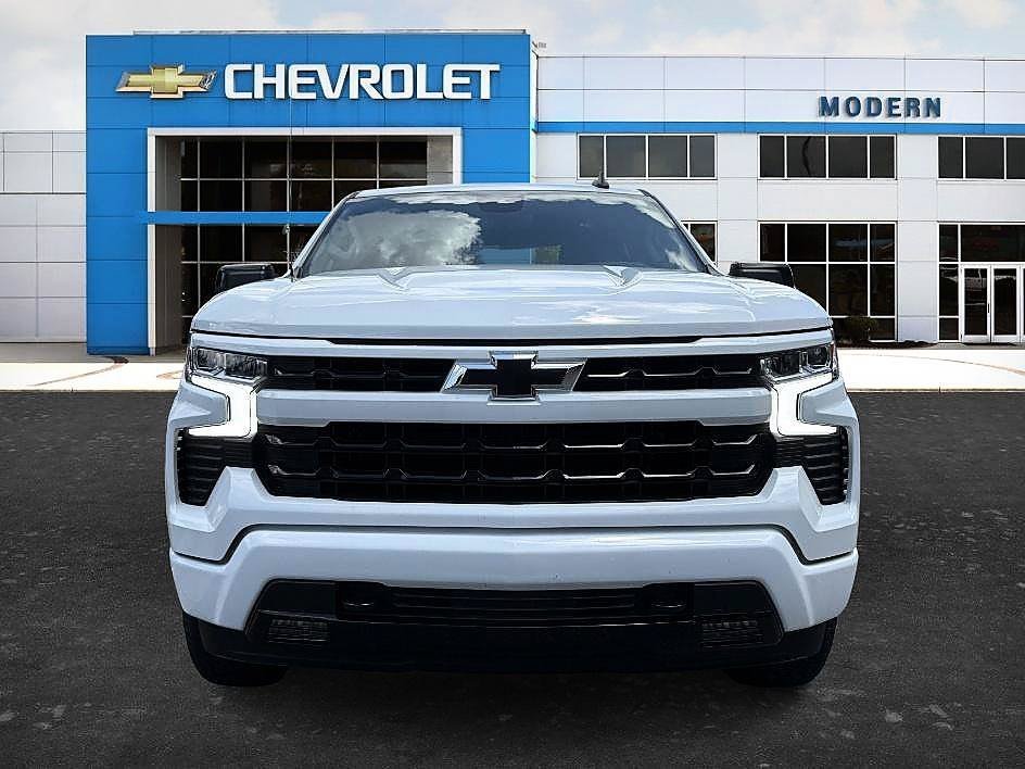 Used 2024 Summit White Chevrolet RST image 7