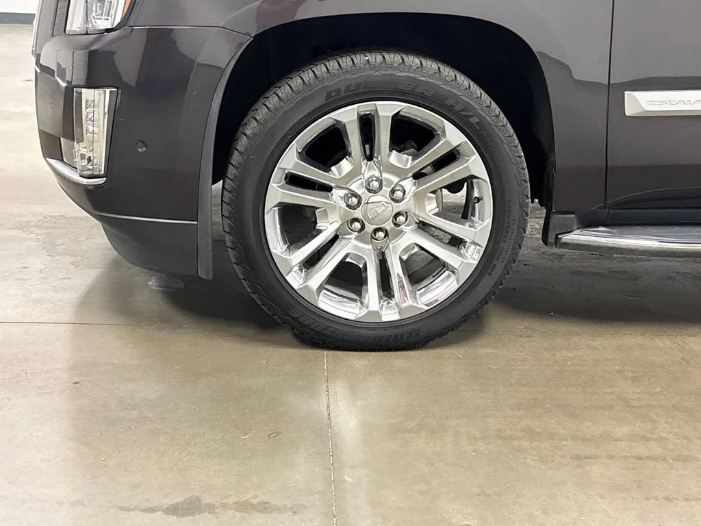 Used 2018 DARK GRANITE METALLIC Cadillac Premium Luxury image 11