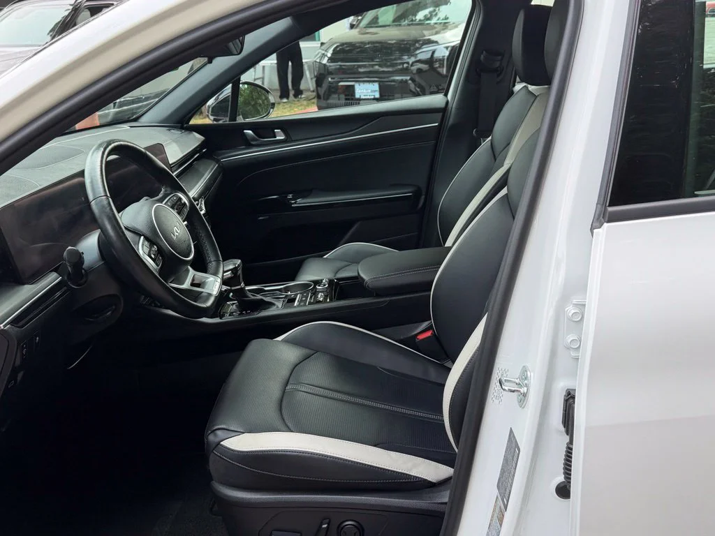 Used 2026 Snow White Pearl Kia GT-Line image 10