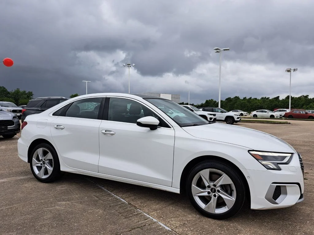Used 2024 White Audi  image 3