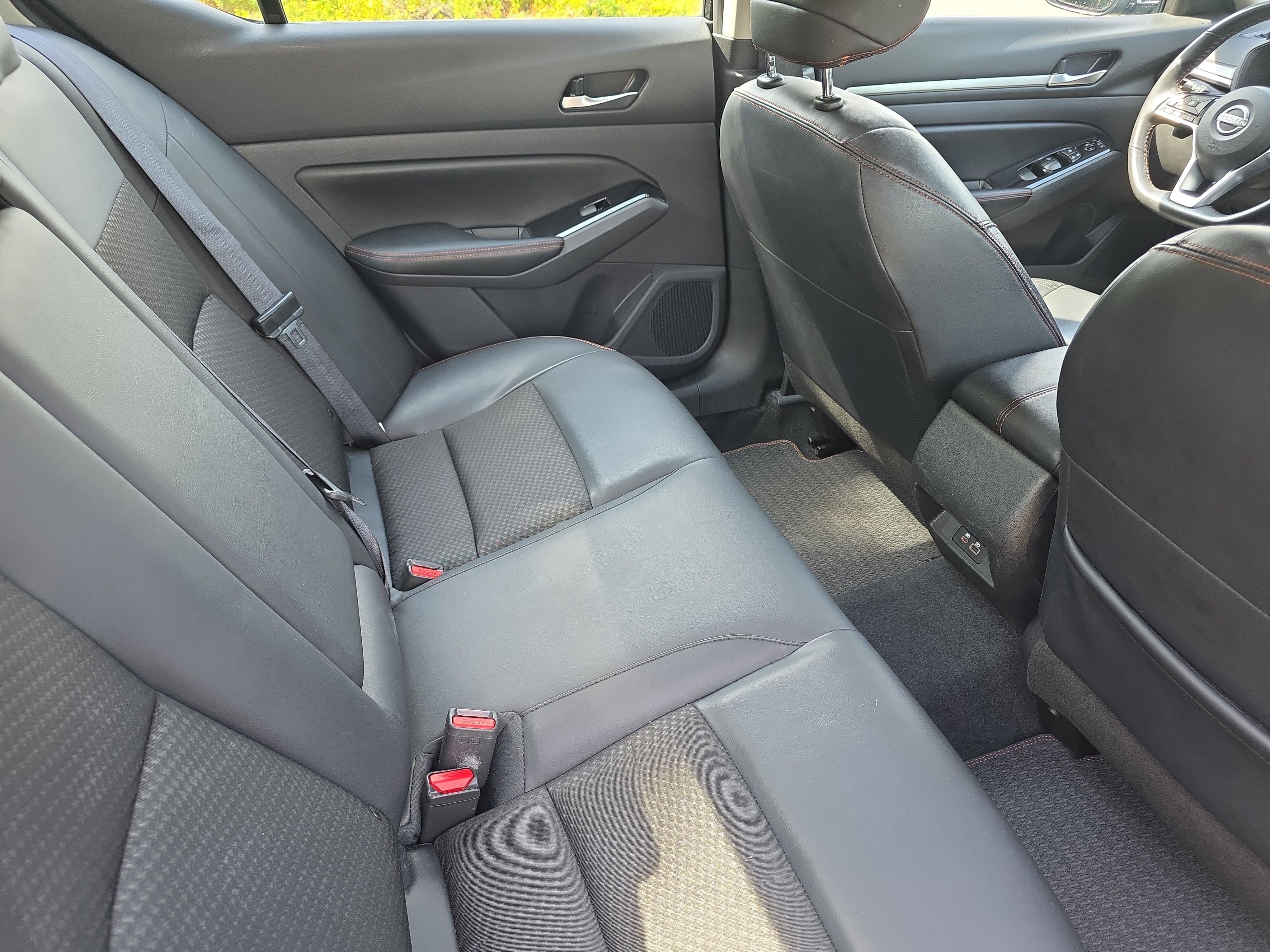 Used 2025 Super Black Nissan SR image 13