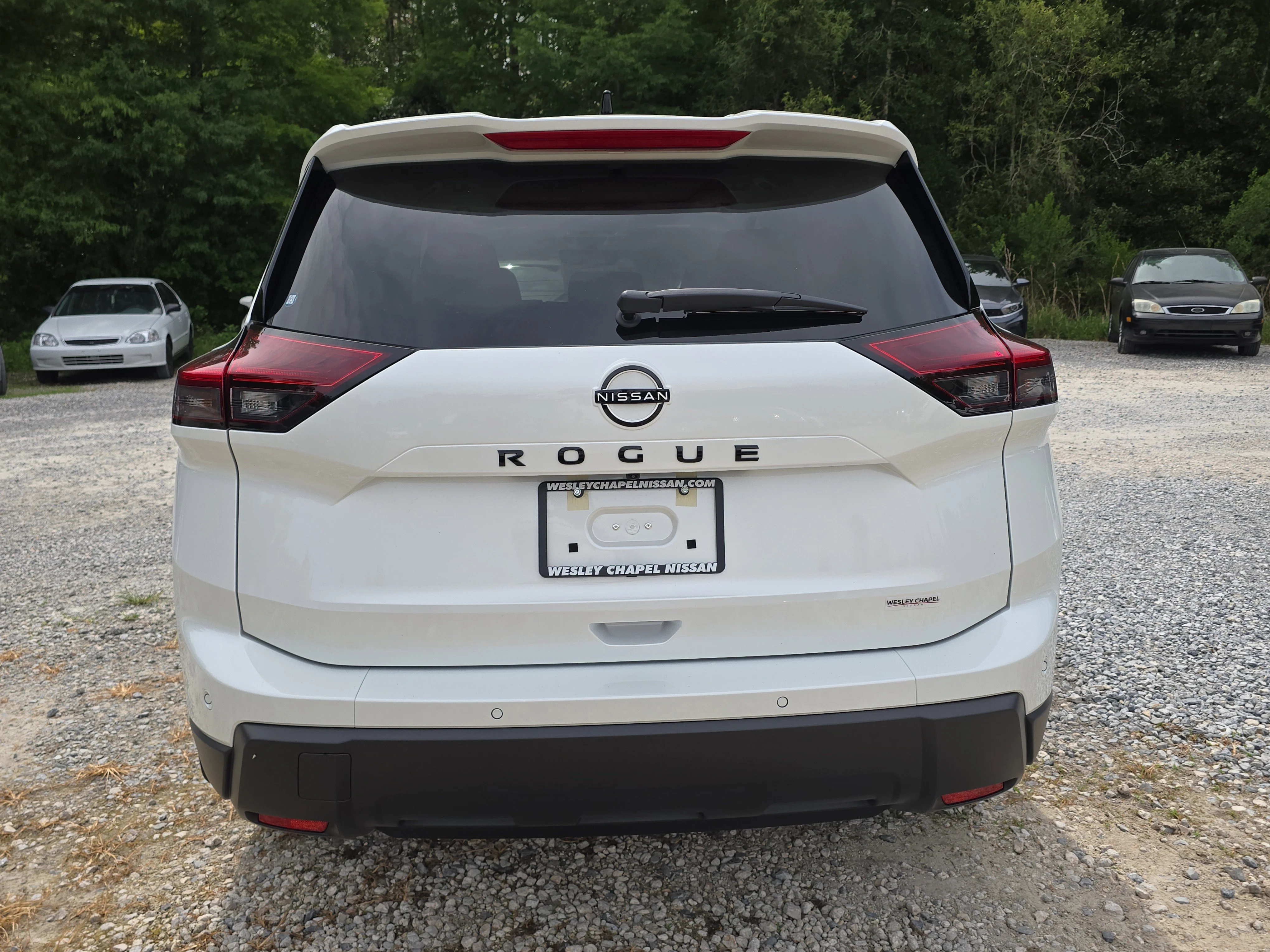 New 2026 Everest White Pearl TriCoat Nissan Dark Armor™ image 7