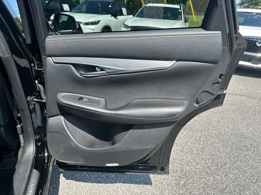 Used 2023 Black INFINITI LUXE image 14