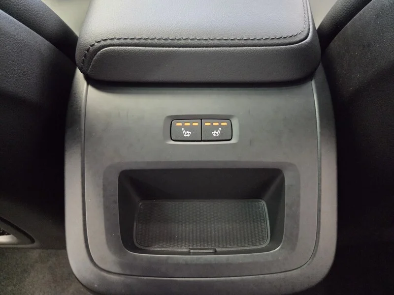 Used 2024 Onyx Black Metallic VOLVO B5 AWD CORE DARK THEME image 17