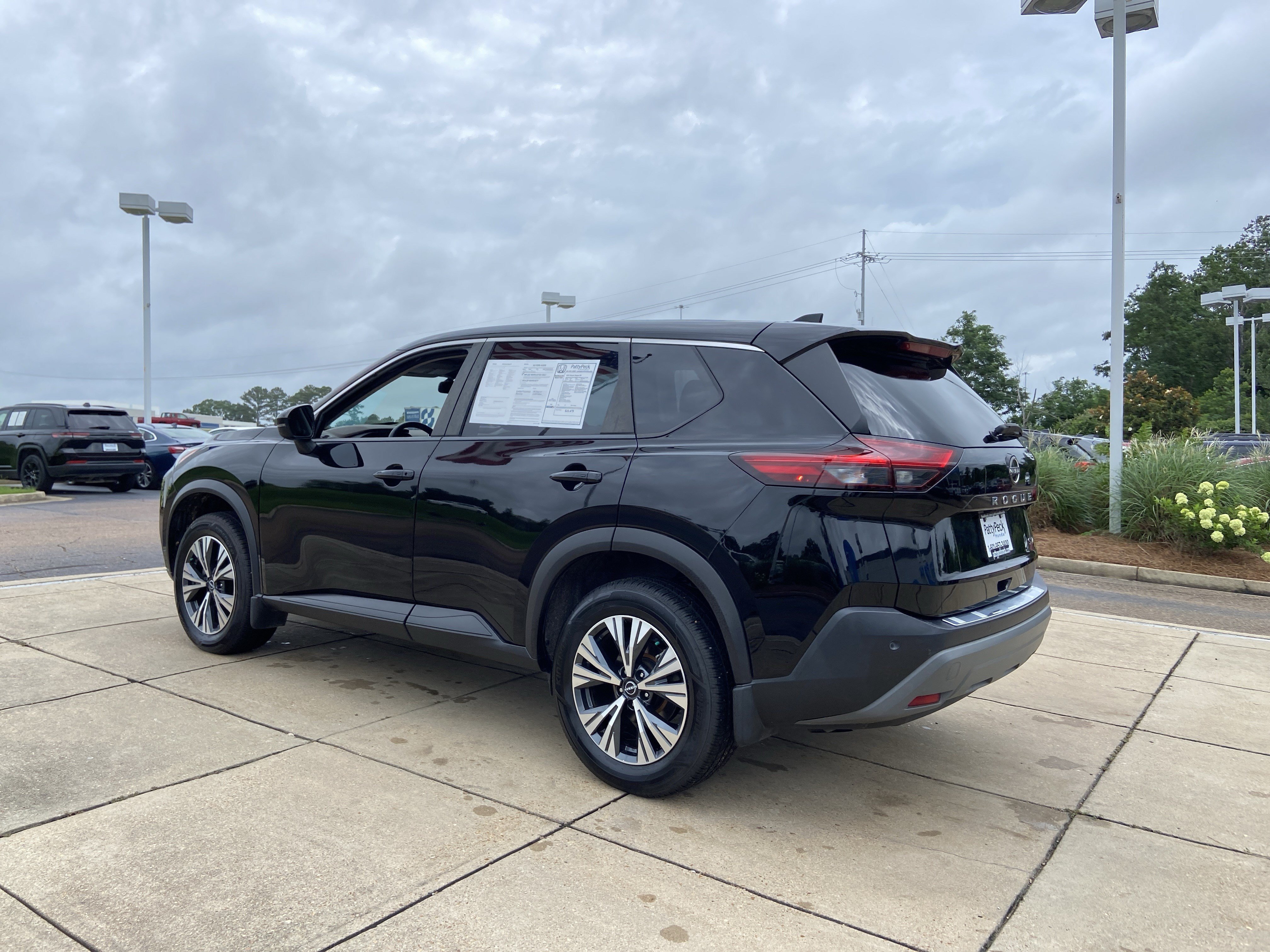 Used 2023 Super Black Nissan SV image 8