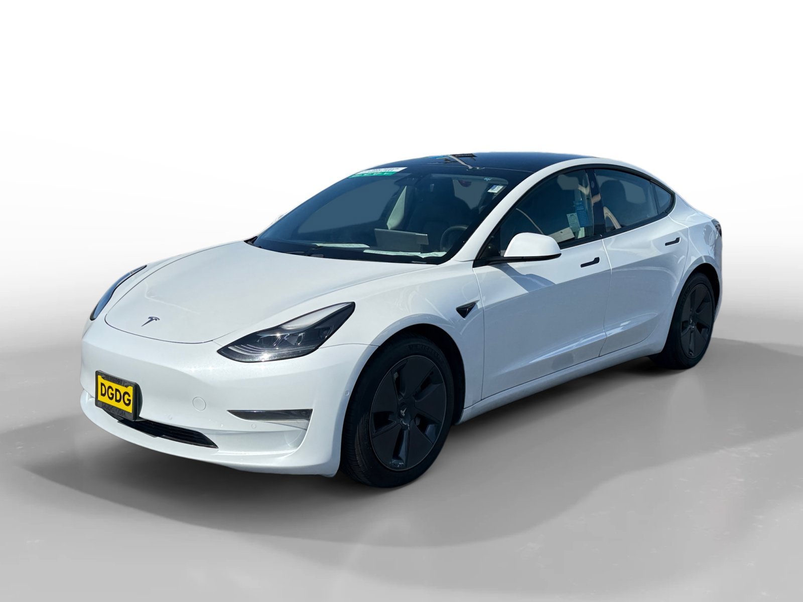 2021 Tesla Model 3 Standard Range Plus's photo