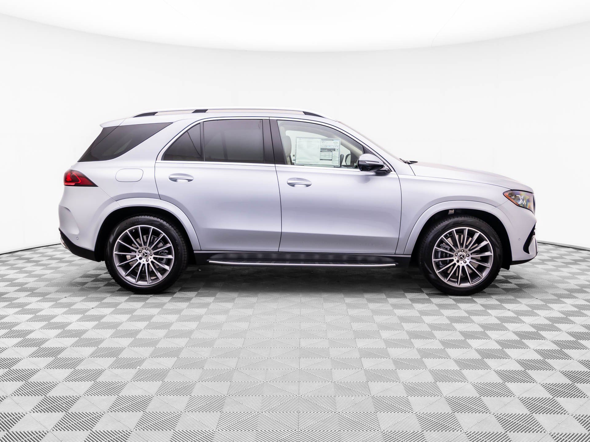 New 2027 Silver Mercedes-Benz GLE 450 image 6