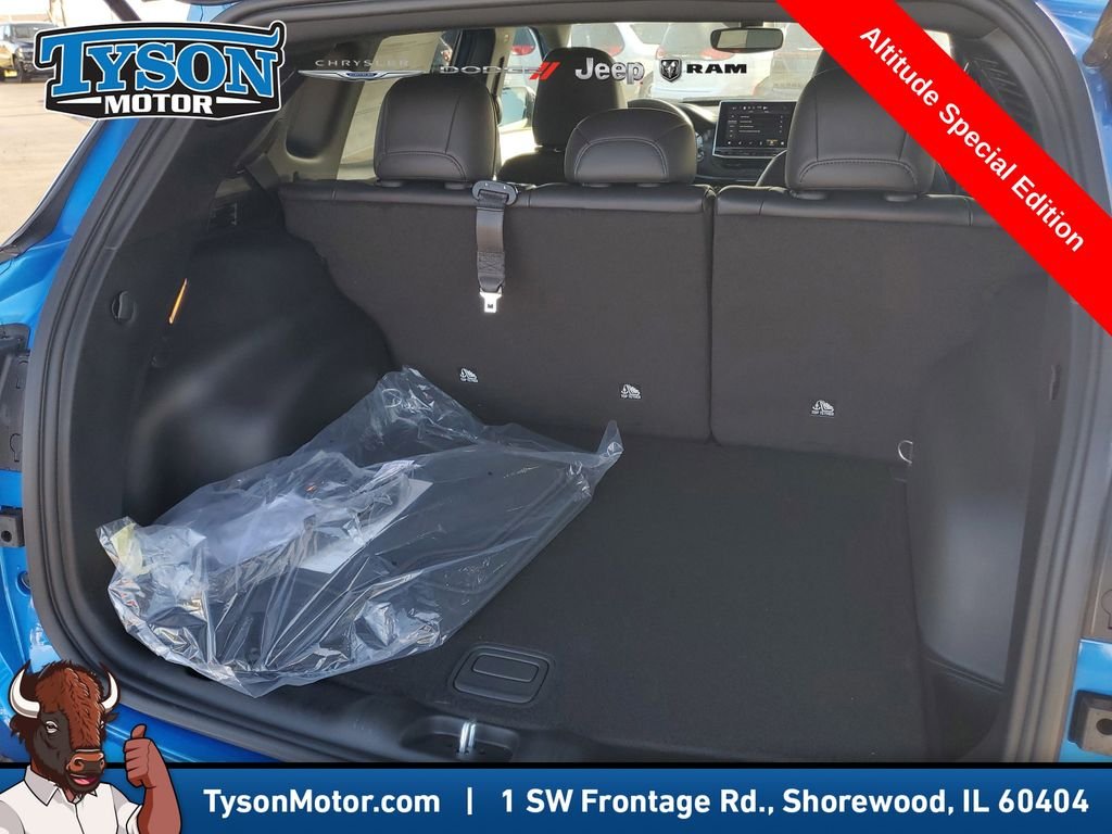 New 2026 Hydro Blue Pearlcoat Jeep Latitude image 6