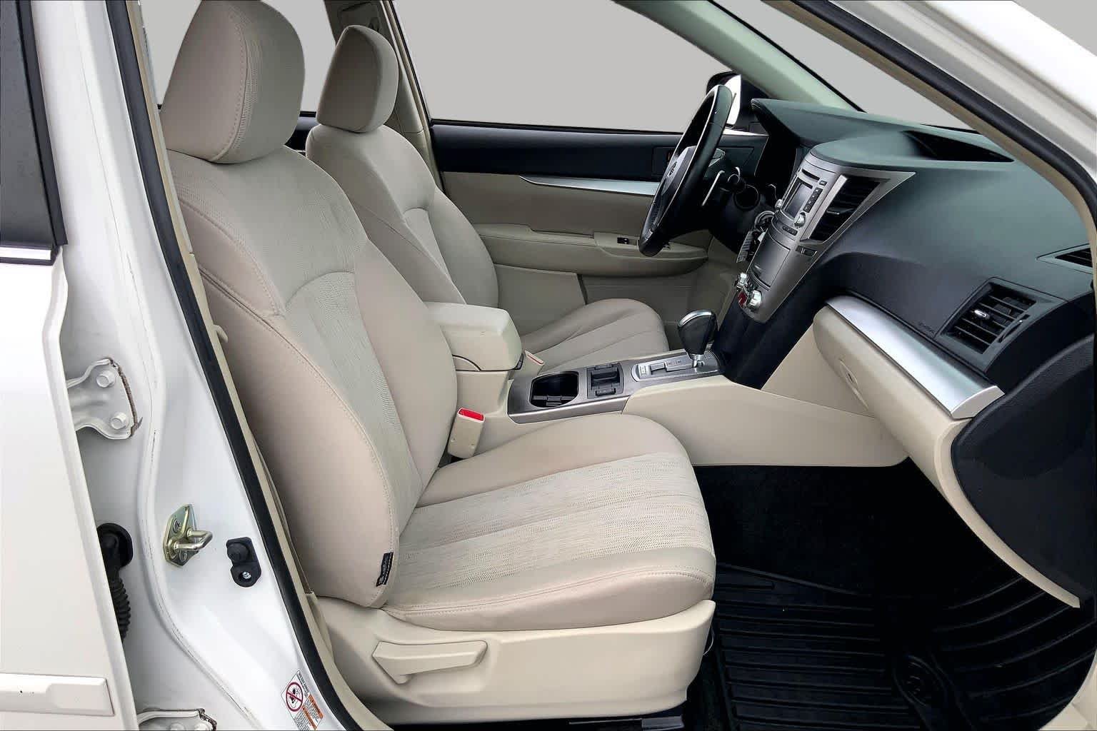 Used 2014 Satin White Pearl Subaru 2.5i Premium image 9
