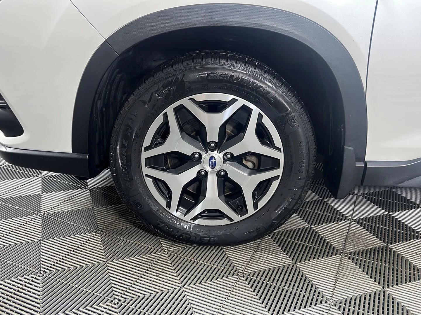 Used 2023 Crystal White Pearl Subaru Premium image 4