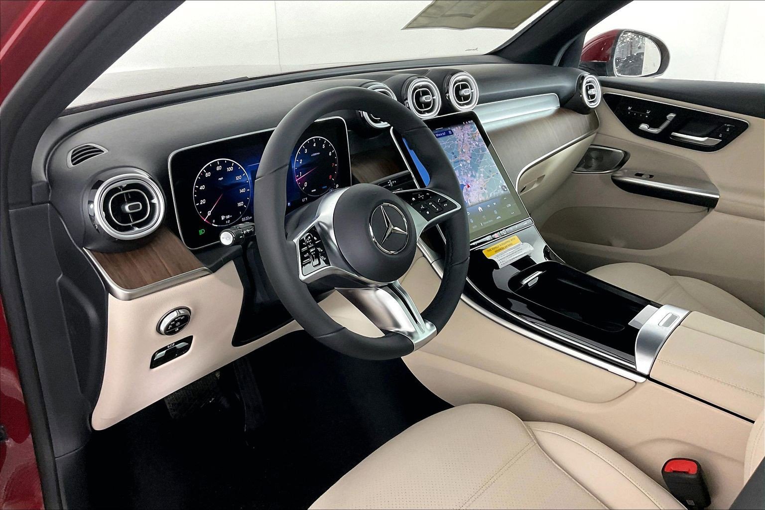 New 2026 MANUFAKTUR Patagonia Red Metallic Mercedes-Benz GLC 300 image 19