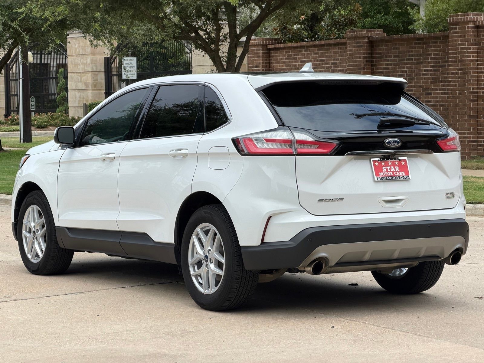 Used 2020 White Ford SEL image 16