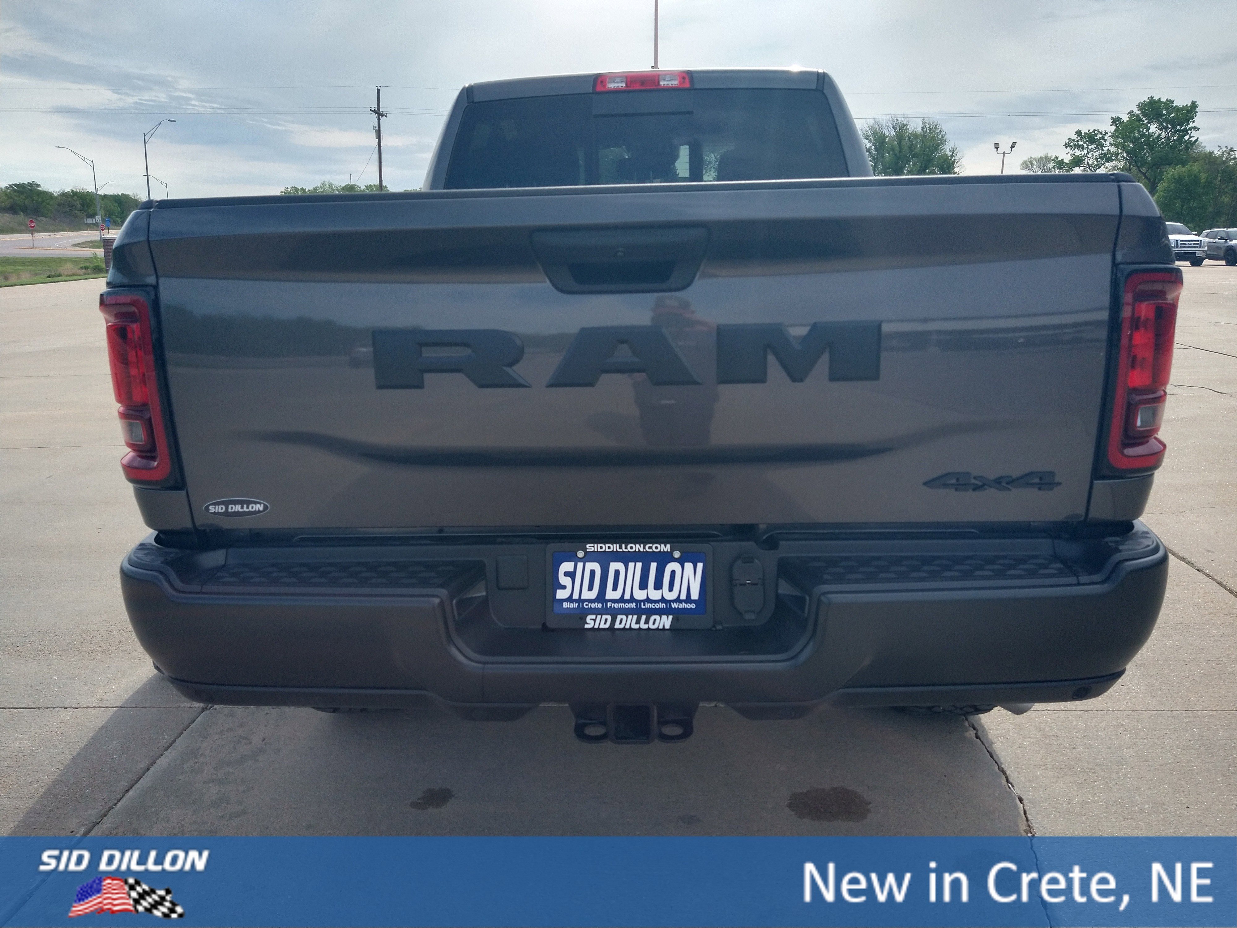 New 2026 Granite Crystal Metallic Clear-Coat Exterior Paint RAM Tradesman image 15
