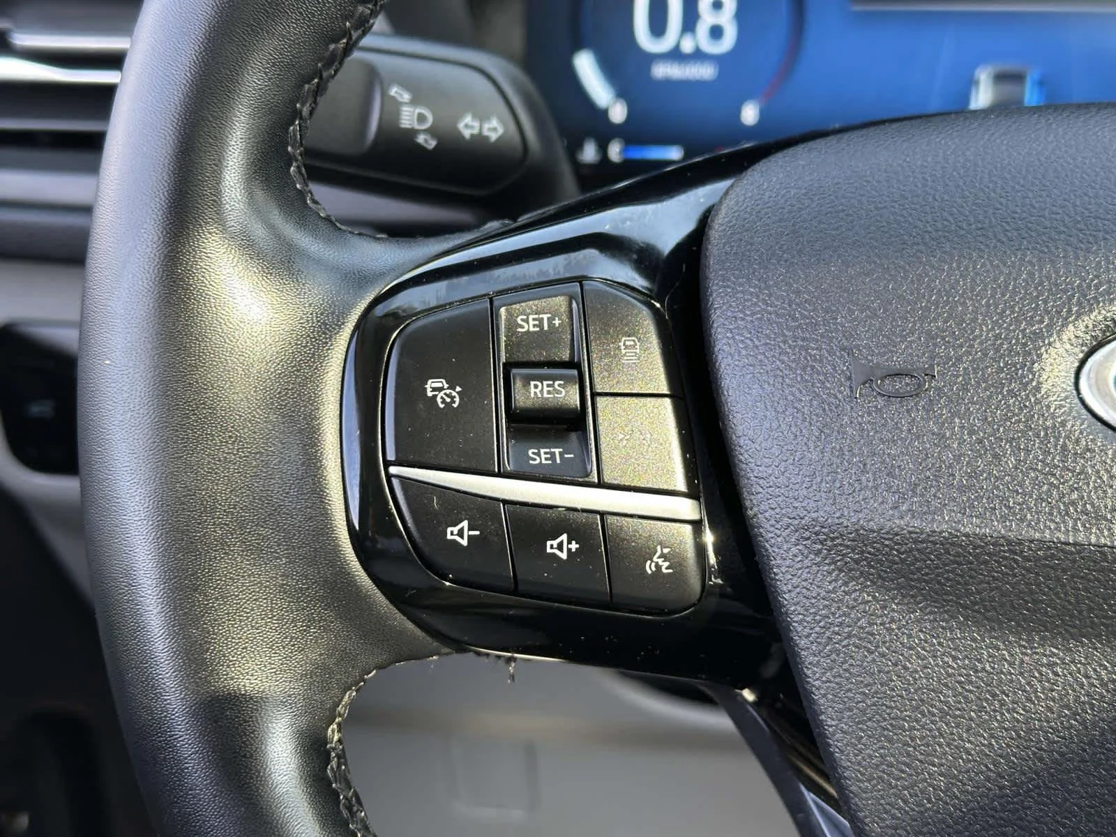 Used 2023 Carbonized Gray Metallic Ford Platinum image 29