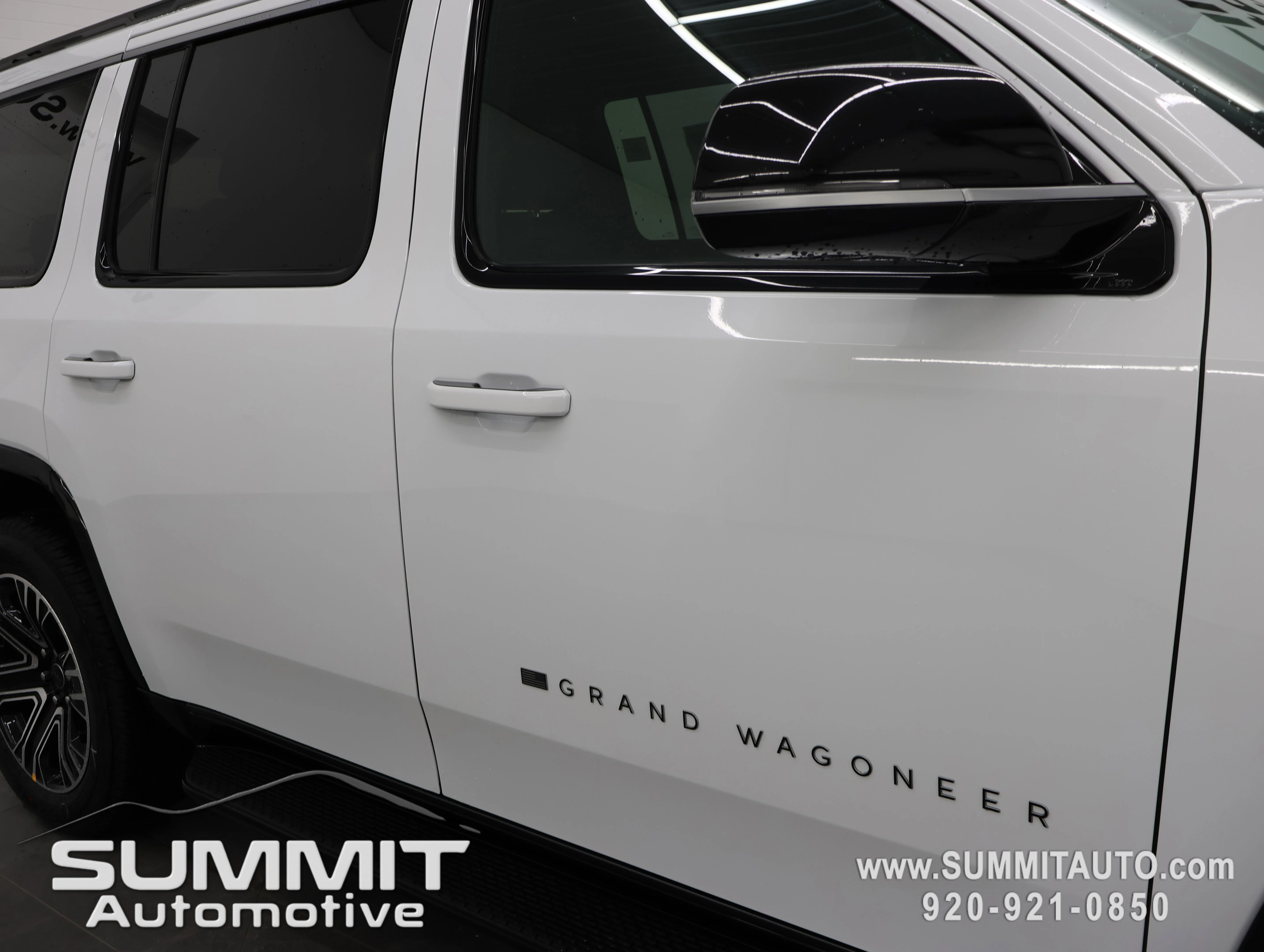 New 2026 Bright White Clear-Coat Exterior Paint Jeep  image 24