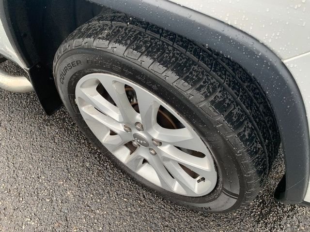 Used 2017 White Jeep Limited image 10