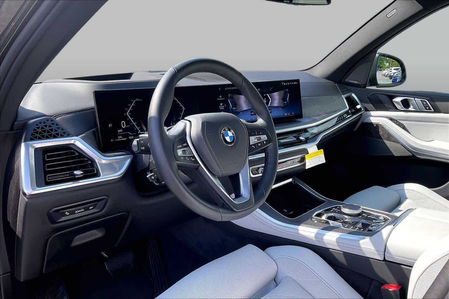 Used 2026 Manhattan Green Metallic BMW xDrive40i image 17
