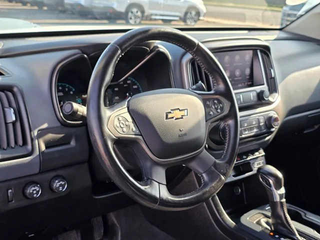 Used 2022 White Chevrolet Z71 image 10