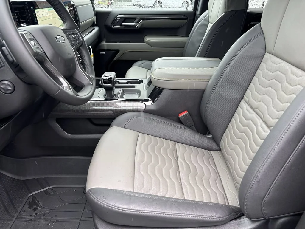 Used 2025 Black Chevrolet ZR2 image 15