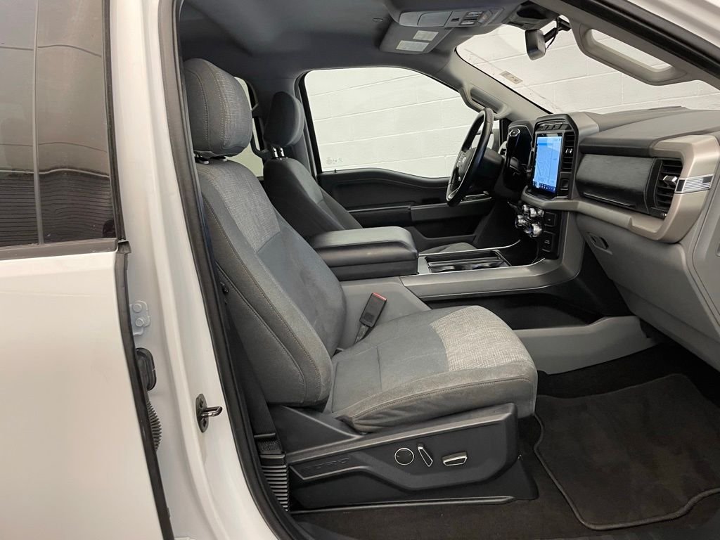 Used 2021 White Ford XLT image 25