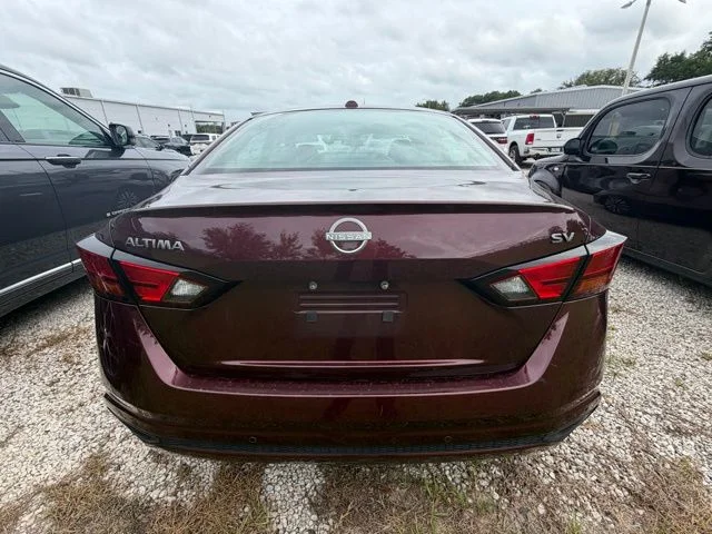 Used 2024 Red Nissan 2.5 SV image 6