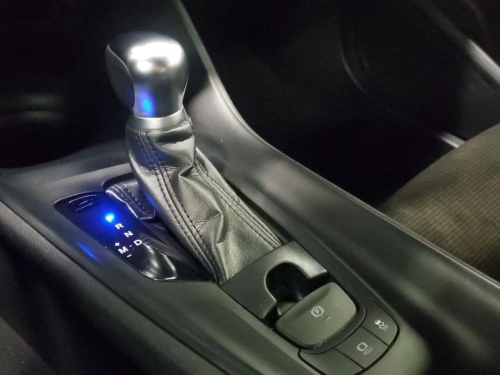 Used 2018 Blizzard Pearl Toyota XLE image 30