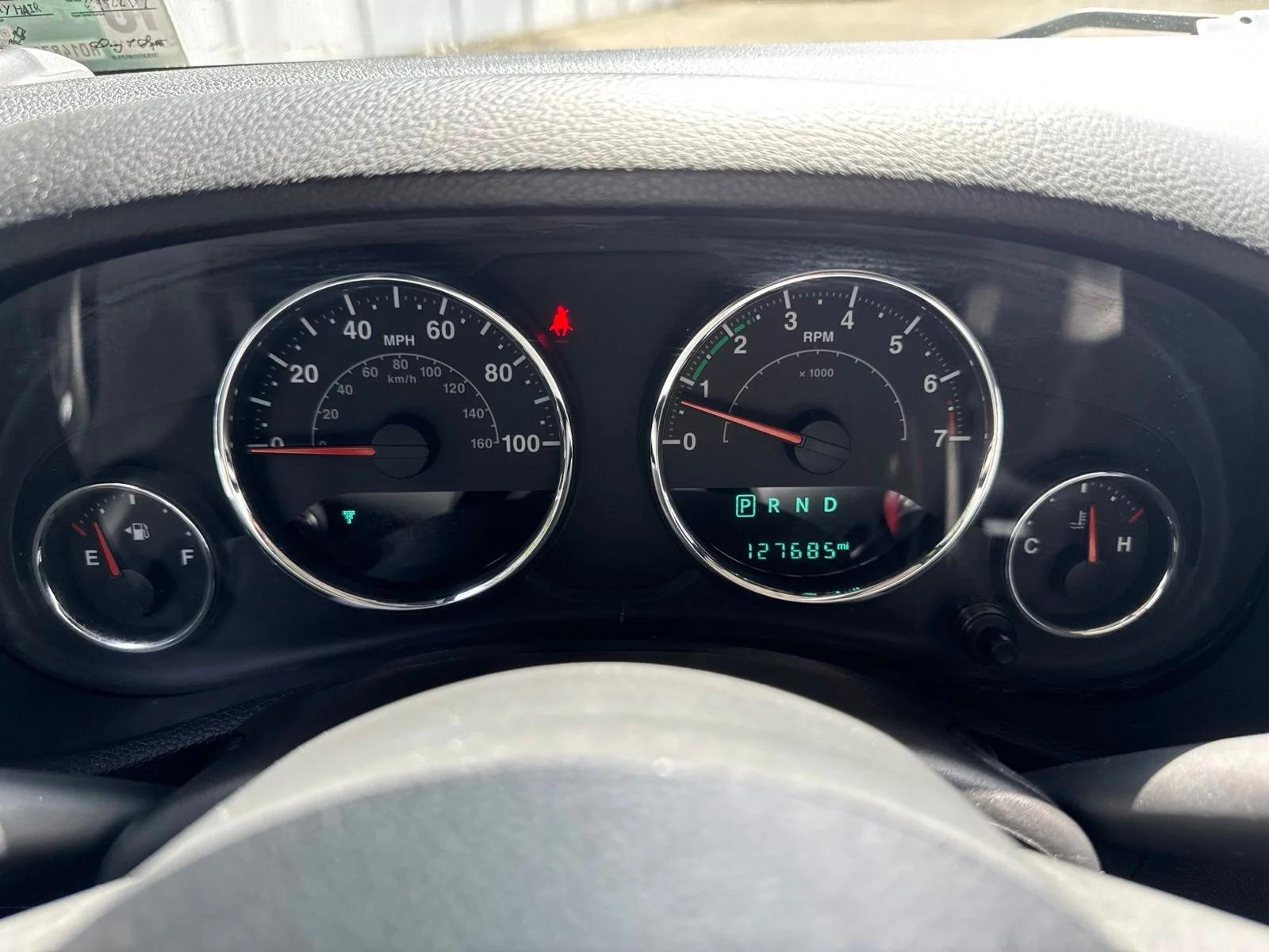 Used 2015 Green Jeep Unlimited Sahara image 4