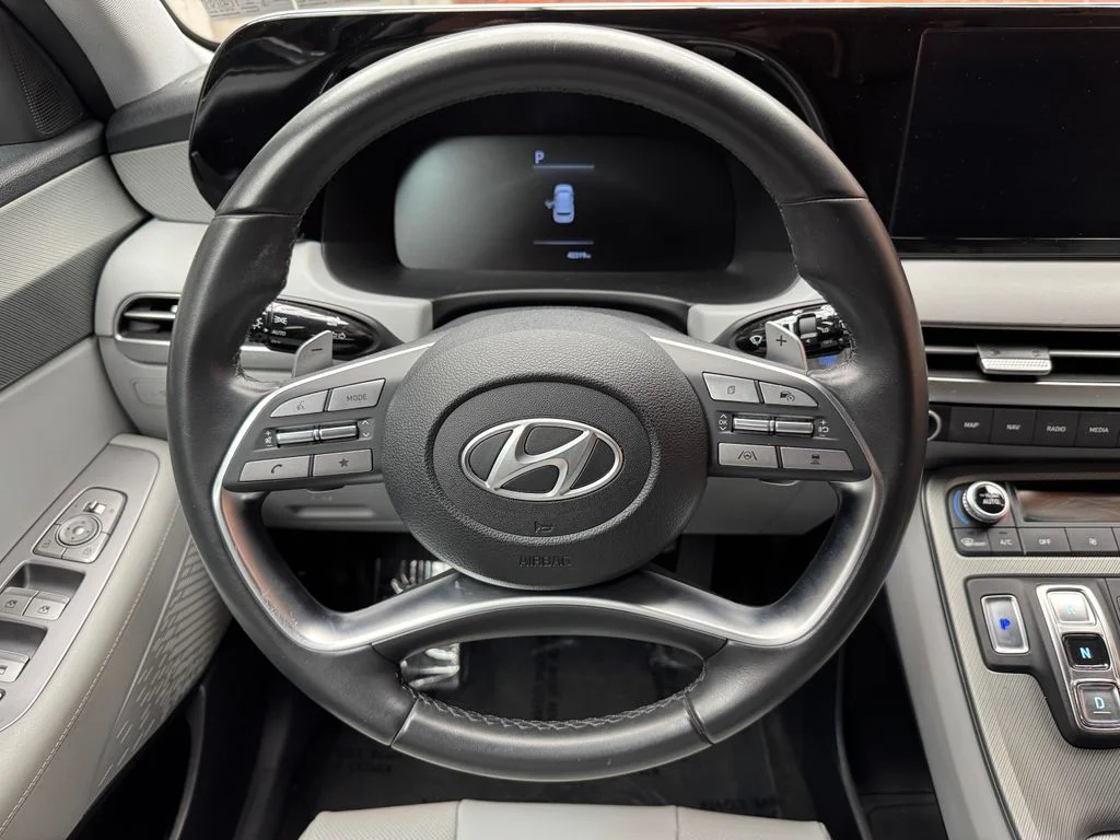Certified Used 2025 Moonlight Hyundai SEL image 13