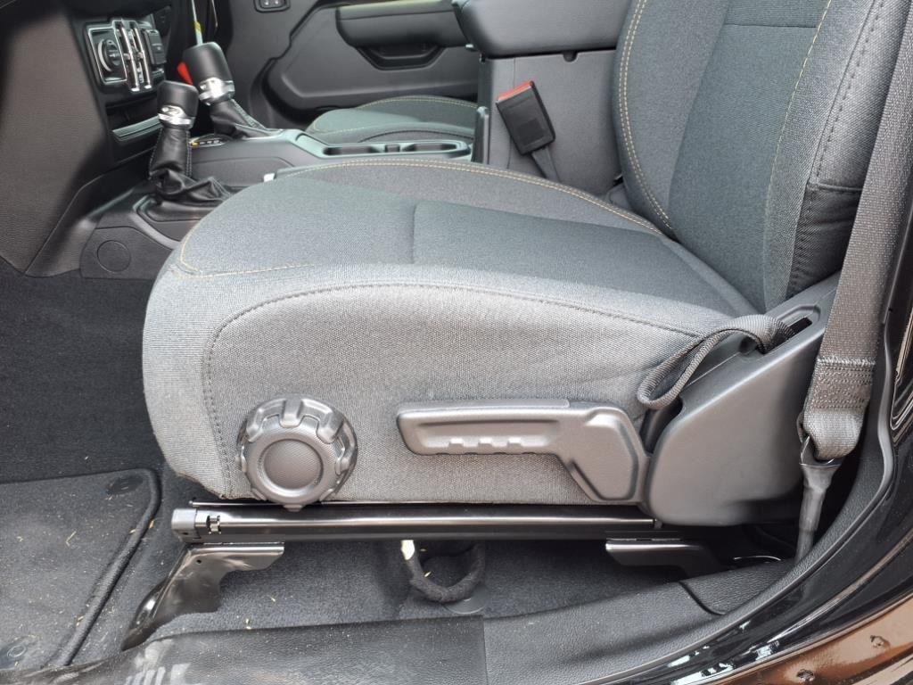 Used 2025 Black Clearcoat Jeep Sport S image 7