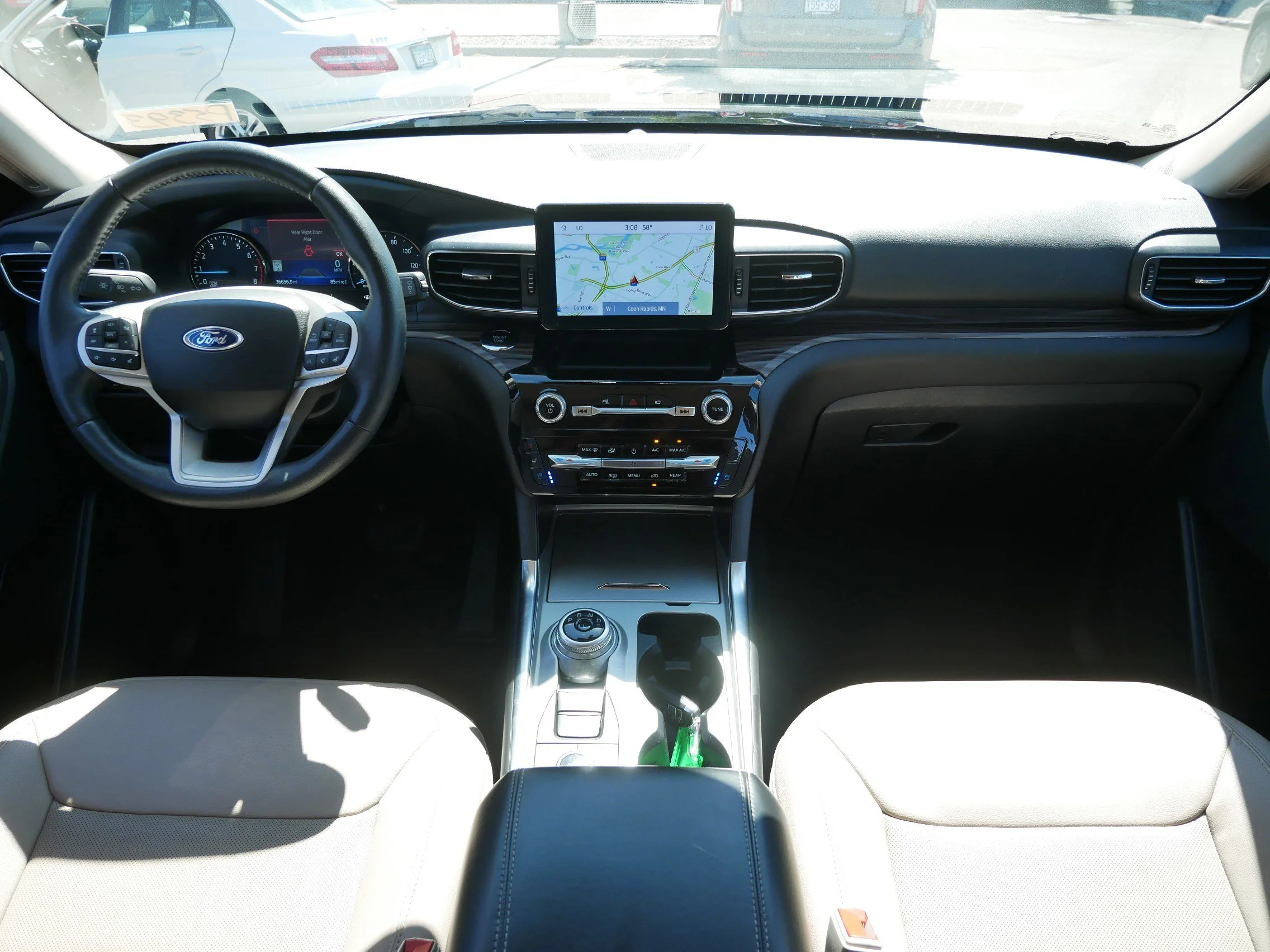 2023 Ford Explorer Limited - Photo 10