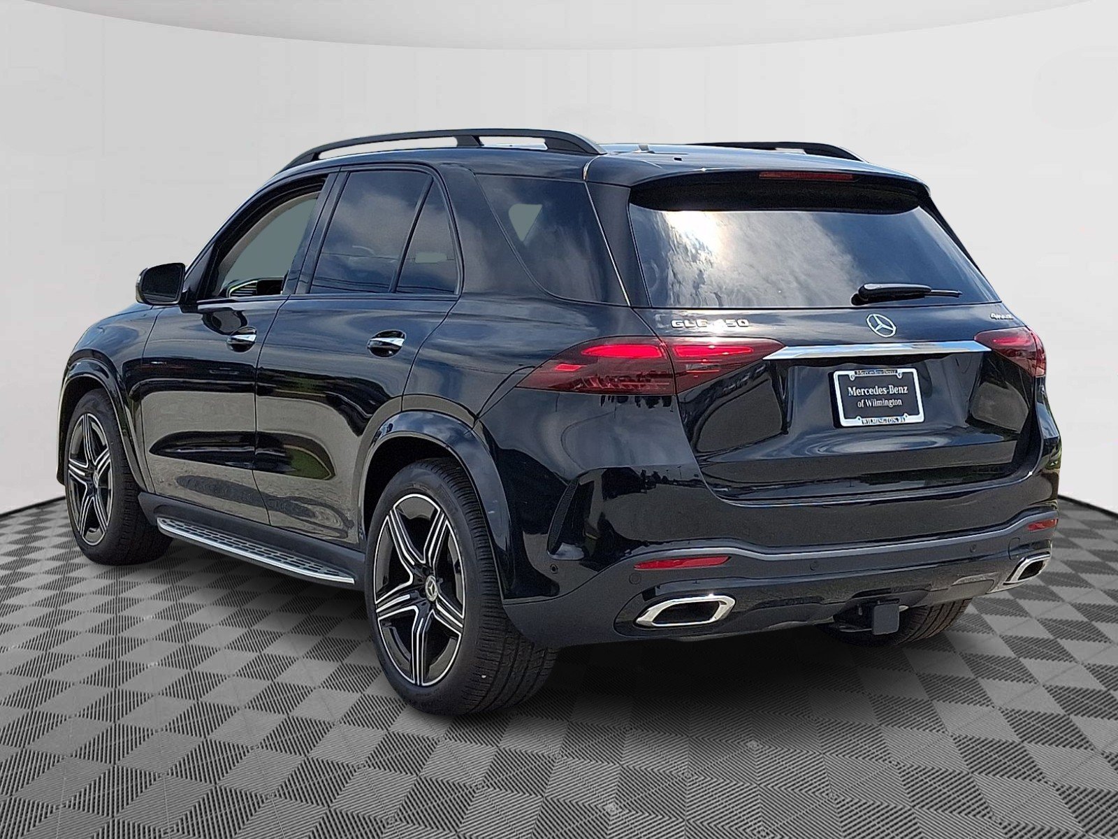 New 2026 Black Mercedes-Benz GLE 450 image 4