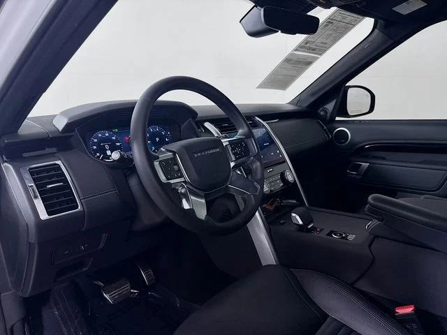 Used 2023 White Land Rover S R-Dynamic image 9