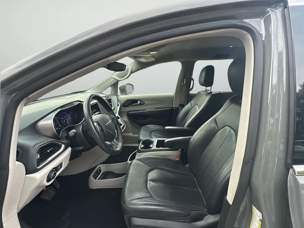 Used 2020 White Chrysler Touring L Plus image 10