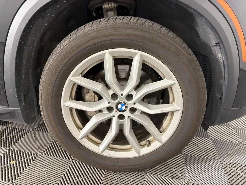 Used 2019 Black Sapphire Metallic BMW xDrive40i image 11