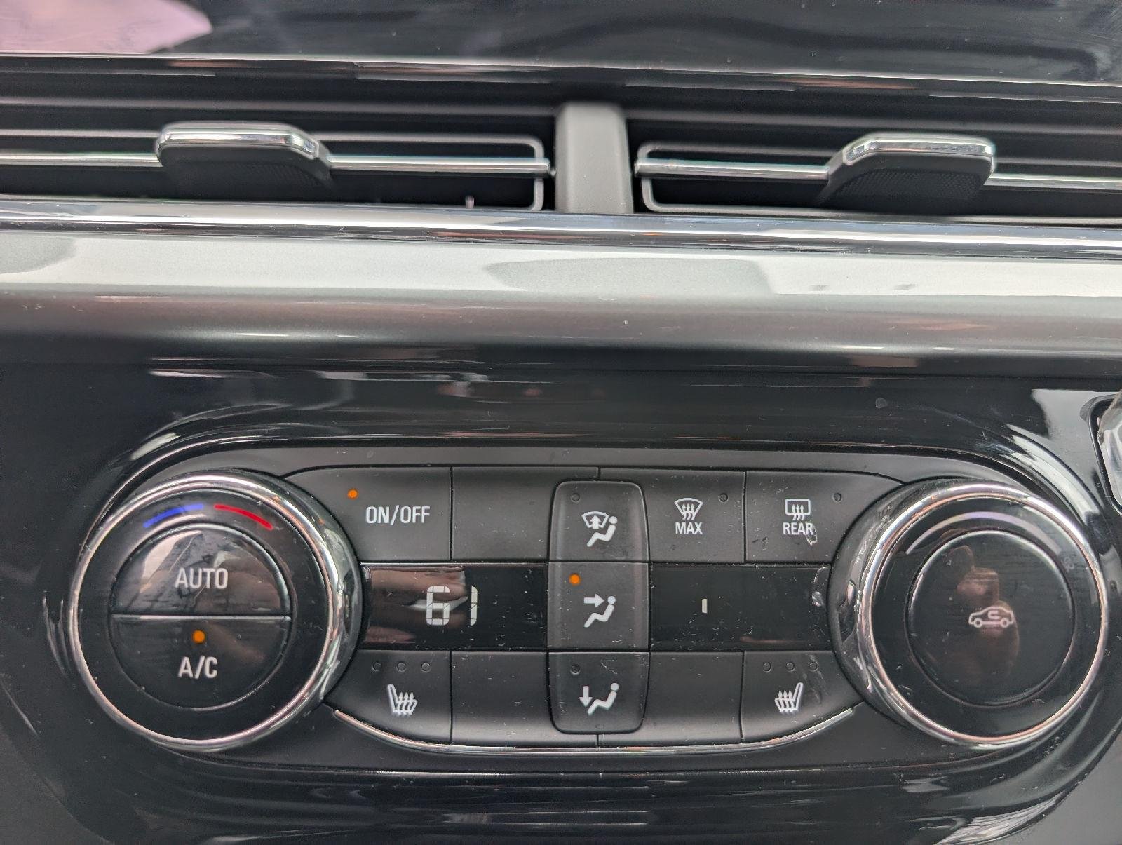 Used 2025 Mosaic Black Metallic Chevrolet LT image 16