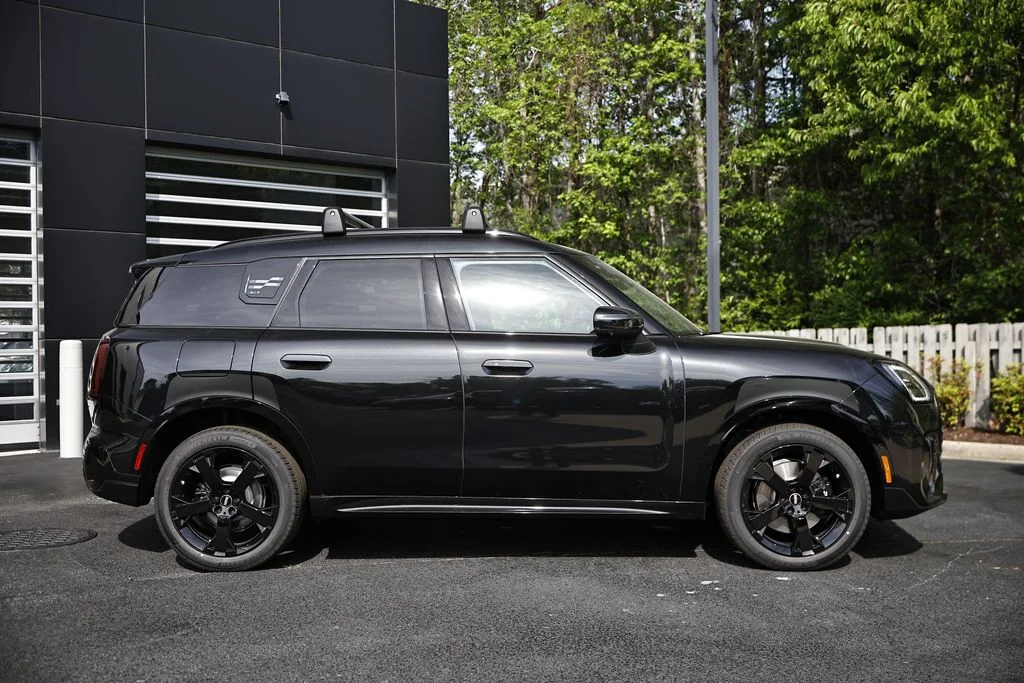 New 2026 Midnight Black MINI Iconic image 4