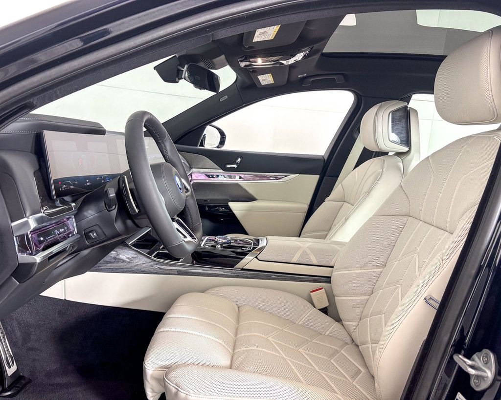 New 2025 Carbon Black Metallic BMW 750e xDrive image 30