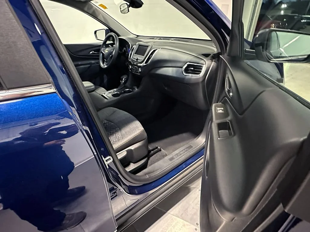 Used 2023 BLUE GLOW METALLIC Chevrolet LT image 24