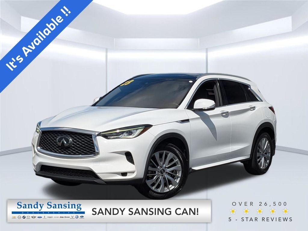 Used 2023 White INFINITI LUXE image 1