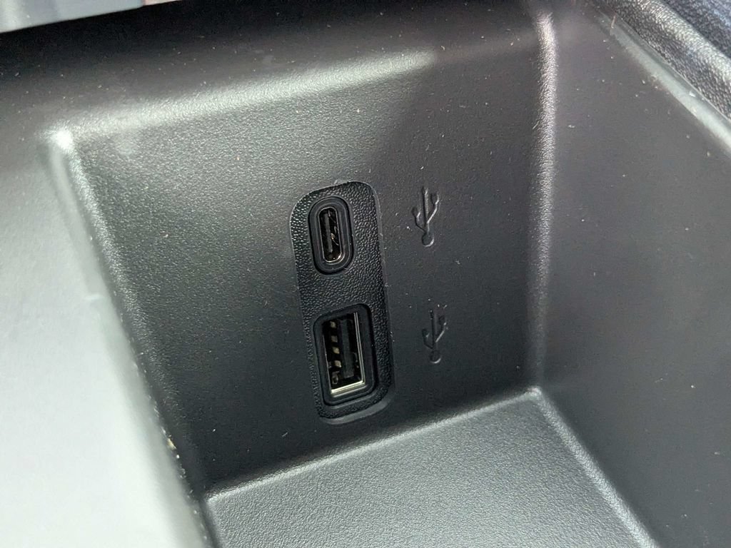 2026 GMC Acadia Denali - Photo 23