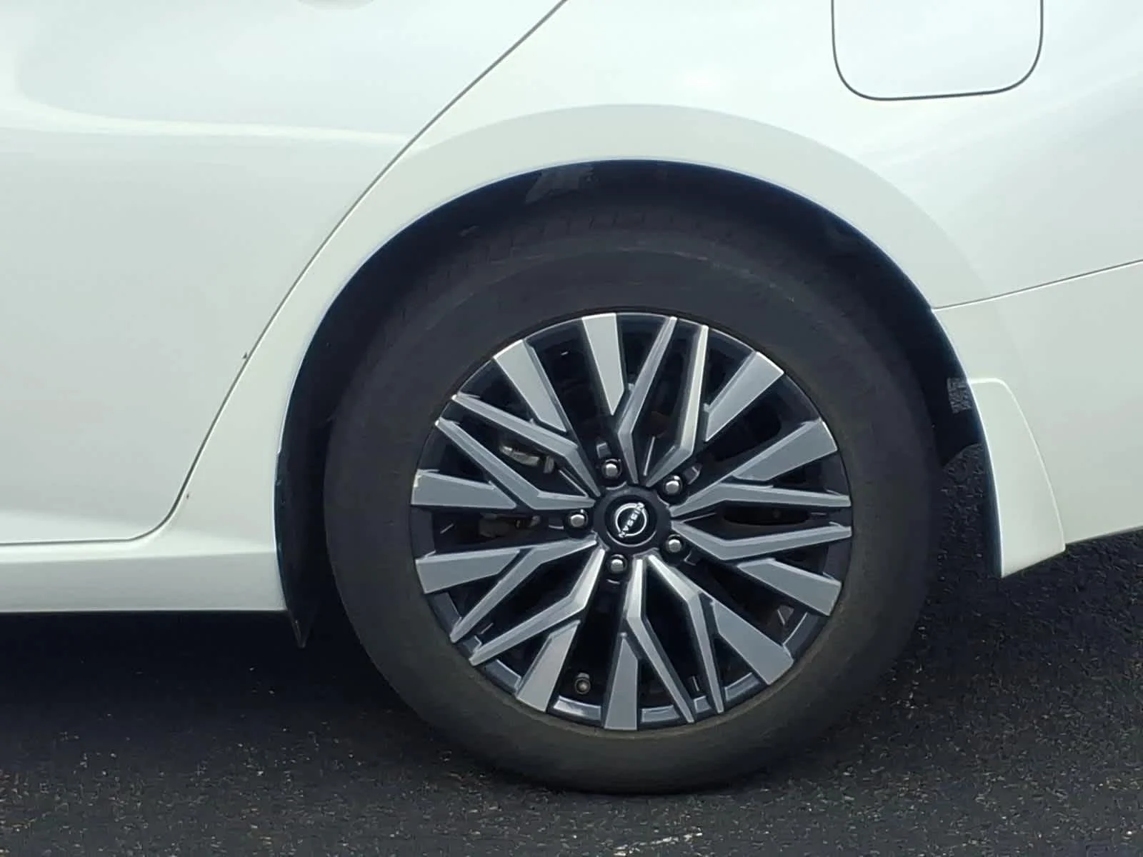 Certified Used 2023 Pearl White Tricoat Nissan 2.5 SV image 9