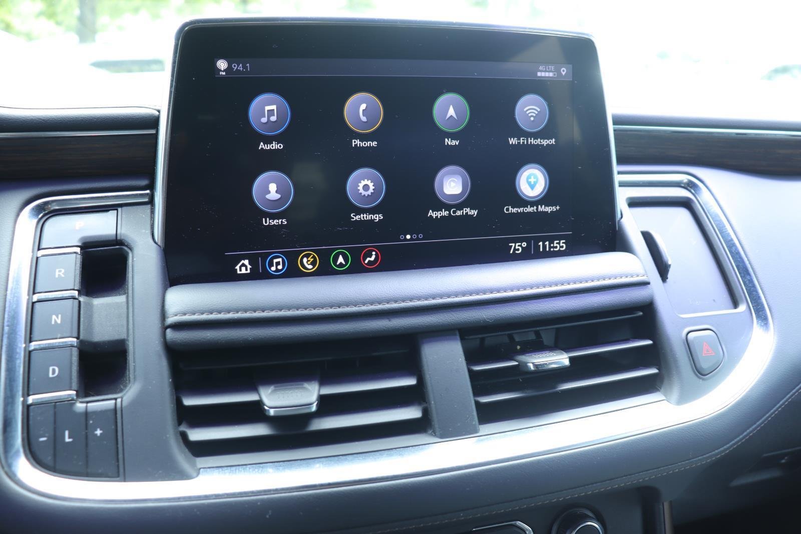 Used 2021 Iridescent Pearl Tricoat Chevrolet High Country image 35